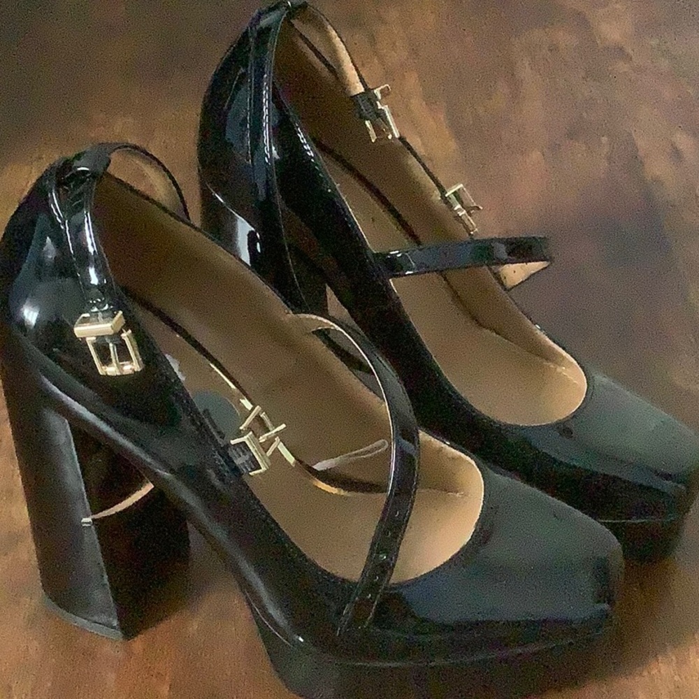 Elegant Black Patent Leather Women's Heels